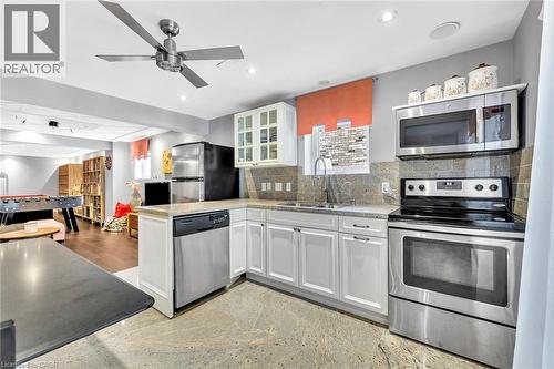 600 Henderson Drive, Aurora, ON - Indoor Photo Showing Kitchen With Stainless Steel Kitchen
