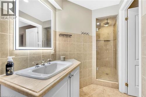 600 Henderson Drive, Aurora, ON - Indoor Photo Showing Bathroom