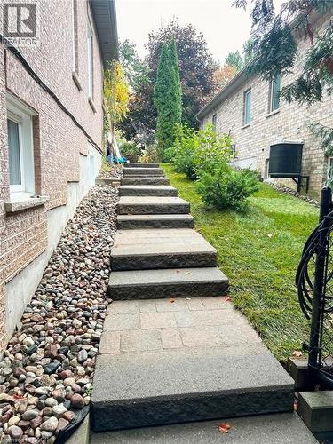 600 Henderson Drive, Aurora, ON - Outdoor