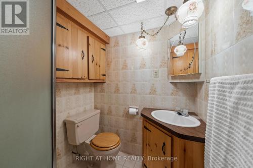 757 Dickens Avenue, Ottawa, ON - Indoor Photo Showing Bathroom
