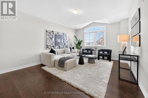 693 Doon South Drive, Kitchener, ON - Indoor Photo Showing Living Room