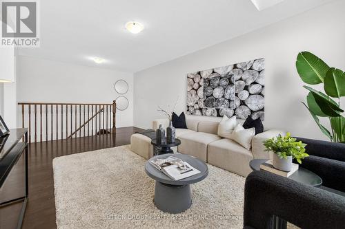693 Doon South Drive, Kitchener, ON - Indoor Photo Showing Living Room