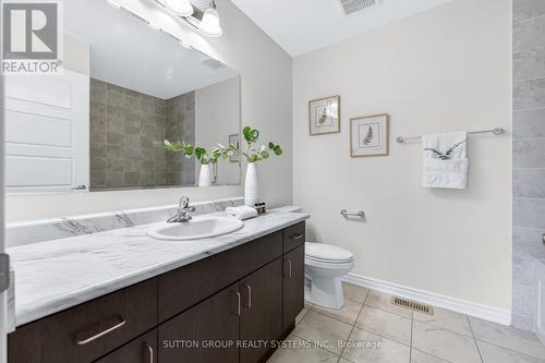 693 Doon South Drive, Kitchener, ON - Indoor Photo Showing Bathroom