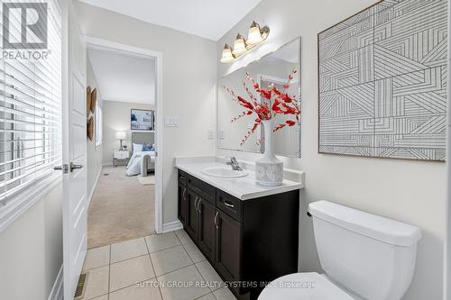 693 Doon South Drive, Kitchener, ON - Indoor Photo Showing Bathroom