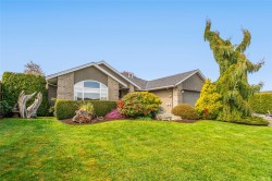 748 Kensington Pl  Qualicum Beach, BC V9K 2K3