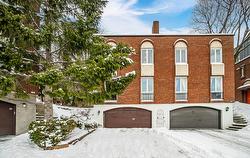 40 Place Upper-Trafalgar  Montréal (Ville-Marie), QC H3H 1T2