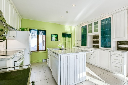 Cuisine - 2216 Mtée Sauvage, Saint-Adolphe-D'Howard, QC - Indoor Photo Showing Kitchen
