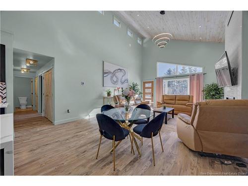 9 Crest Ave, Heathland, NB 