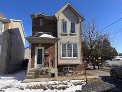 8342 Boul. Lévesque E.  Laval (Saint-François), QC H7A 1W1