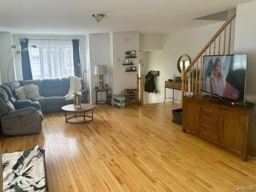 Salon - 8342 Boul. Lévesque E., Laval (Saint-François), QC - Indoor Photo Showing Living Room