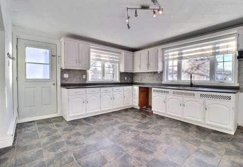 Cuisine - 798  - 800 Boul. Des Chutes, Québec (Beauport), QC - Indoor Photo Showing Kitchen