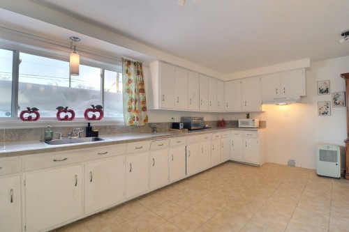 Logement - 798  - 800 Boul. Des Chutes, Québec (Beauport), QC - Indoor Photo Showing Kitchen