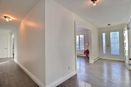 Hall d'entrée/Vestibule - 798  - 800 Boul. Des Chutes, Québec (Beauport), QC - Indoor Photo Showing Other Room