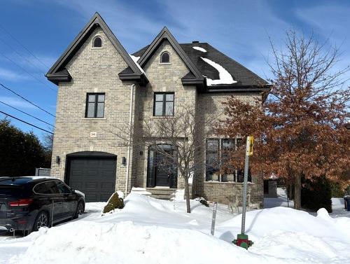 3200 Rue de l'Aubépine  Saint-Bruno-De-Montarville, QC J3V 0A8