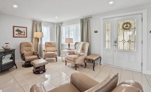 Salon - 537 Rg De La Rivière S., Saint-Lin/Laurentides, QC 