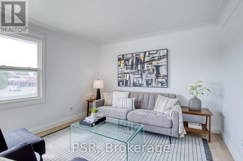 514 Krug Street, Kitchener, ON - Indoor Photo Showing Living Room