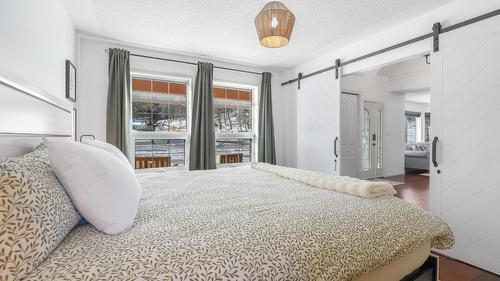 945 Westridge Way, Invermere, BC - Indoor Photo Showing Bedroom