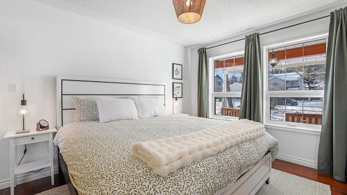 945 Westridge Way, Invermere, BC - Indoor Photo Showing Bedroom