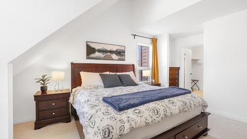 945 Westridge Way, Invermere, BC - Indoor Photo Showing Bedroom