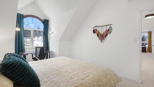 945 Westridge Way, Invermere, BC - Indoor Photo Showing Bedroom