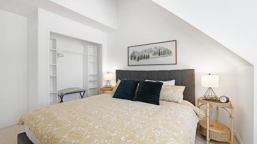 945 Westridge Way, Invermere, BC - Indoor Photo Showing Bedroom