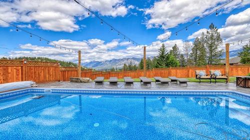 945 Westridge Way, Invermere, BC - Outdoor With In Ground Pool With Backyard