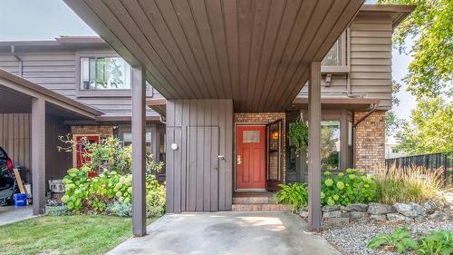 156-1995 Burtch Road, Kelowna, BC - Outdoor