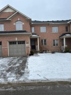 9-3045 Gladeside Avenue  Oakville, ON L6M 0R3