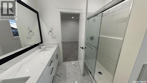 147 Woolf Bend, Saskatoon, SK - Indoor Photo Showing Bathroom