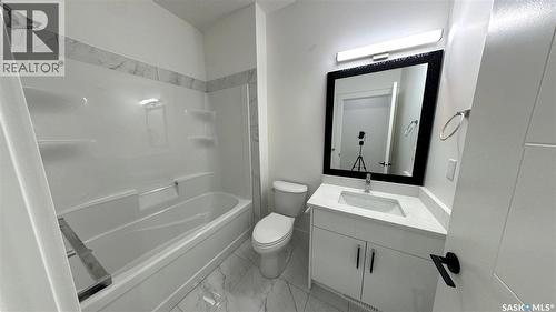 147 Woolf Bend, Saskatoon, SK - Indoor Photo Showing Bathroom