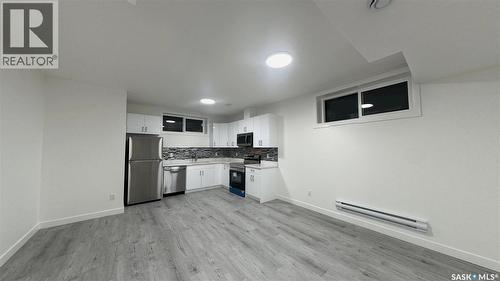 147 Woolf Bend, Saskatoon, SK - Indoor Photo Showing Kitchen