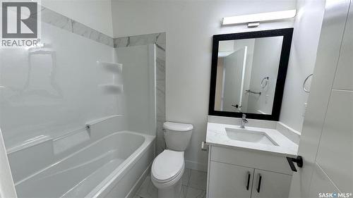 147 Woolf Bend, Saskatoon, SK - Indoor Photo Showing Bathroom