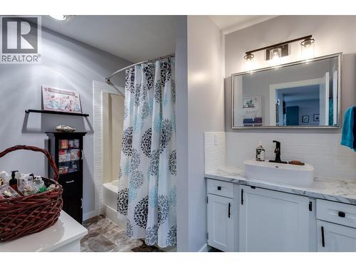 1903 Lindahl Street Unit# 103 Lot# 3, Kelowna, BC - Indoor Photo Showing Bathroom