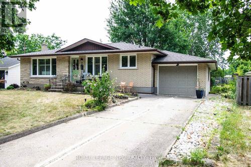 73 LOCKVIEW CRESCENT  St. Catharines (Bunting/Linwell), ON L2M 2T6