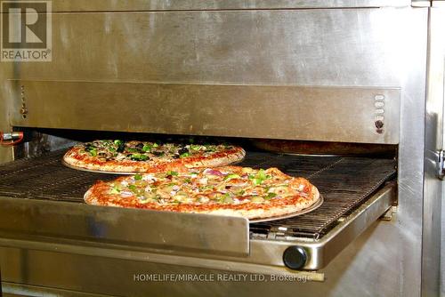 697 Queenston Road, Hamilton, ON 