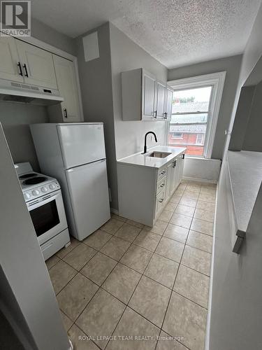 883 Somerset Street W, Ottawa, ON - Indoor