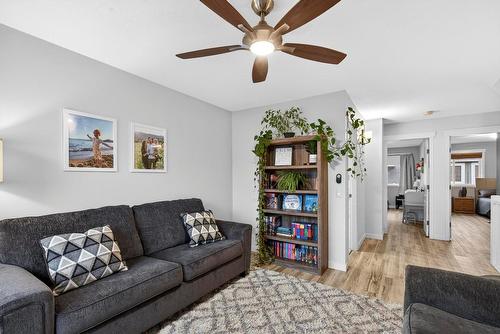 1-1450 Rose Meadow Drive, West Kelowna, BC - Indoor Photo Showing Living Room
