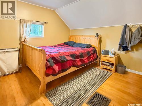 404 7Th Avenue Nw, Swift Current, SK - Indoor Photo Showing Bedroom