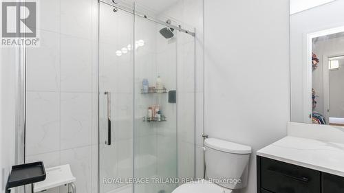 129 - 3900 Savoy Street, London South (South V), ON - Indoor Photo Showing Bathroom