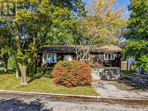 2063 WATERS EDGE DRIVE  Oakville, ON L6L 1A3