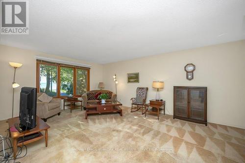 2063 Waters Edge Drive, Oakville, ON - Indoor Photo Showing Living Room
