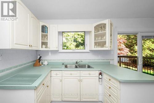 2063 Waters Edge Drive, Oakville, ON - Indoor Photo Showing Kitchen With Double Sink