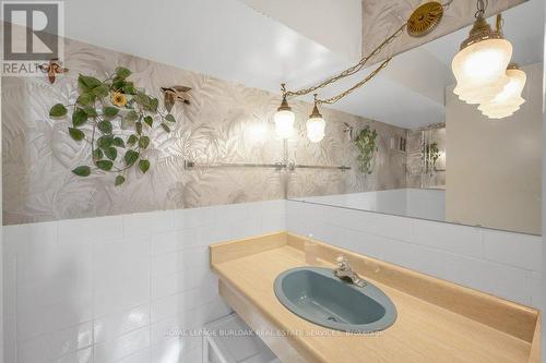 2063 Waters Edge Drive, Oakville, ON - Indoor Photo Showing Bathroom