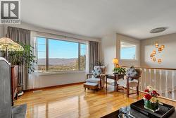 Large windows to take in the views - 