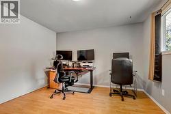 Secondary bedroom on upper level - 