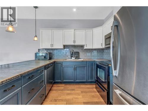 250 Hollywood Road S Unit# 302, Kelowna, BC - Indoor Photo Showing Kitchen