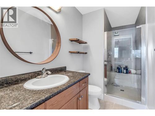 250 Hollywood Road S Unit# 302, Kelowna, BC - Indoor Photo Showing Bathroom
