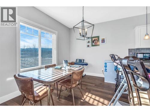 250 Hollywood Road S Unit# 302, Kelowna, BC - Indoor Photo Showing Dining Room
