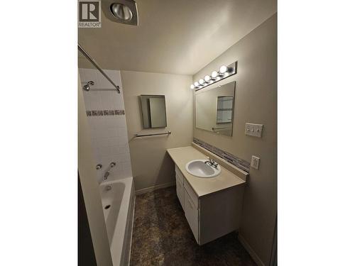 226 Ritson Avenue, Quesnel, BC - Indoor Photo Showing Bathroom