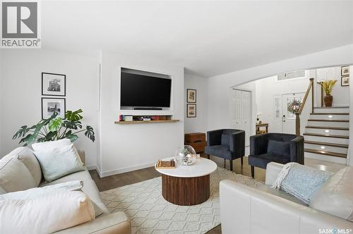 323 Hettle Cove, Saskatoon, SK - Indoor Photo Showing Living Room